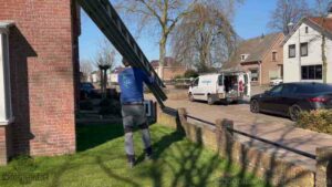 Schoorsteen onderhoud Enschede ladder bus